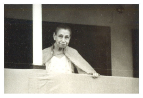 MA-087_Balcony Darshan