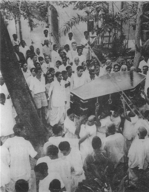 SA-Sri Aurobindo-Mahasamadhi