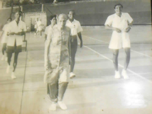 MA-The Mother on the track